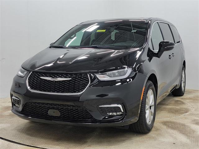 new 2025 Chrysler Pacifica car, priced at $45,500