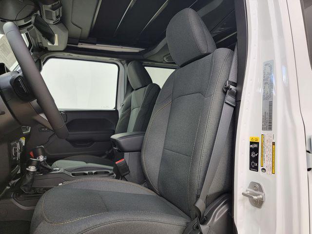 new 2025 Jeep Wrangler car, priced at $40,363