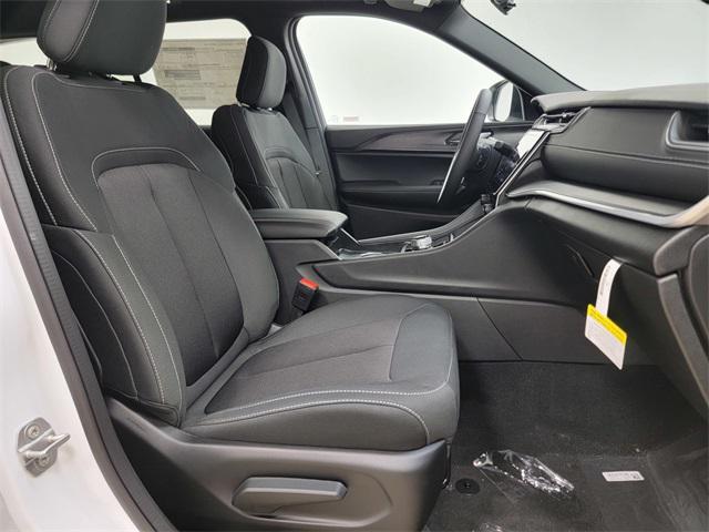 new 2025 Jeep Grand Cherokee car, priced at $37,343