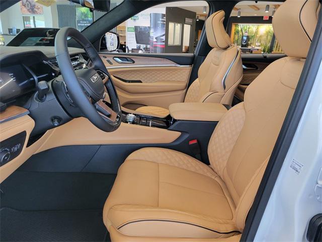 new 2025 Jeep Grand Cherokee car, priced at $61,990