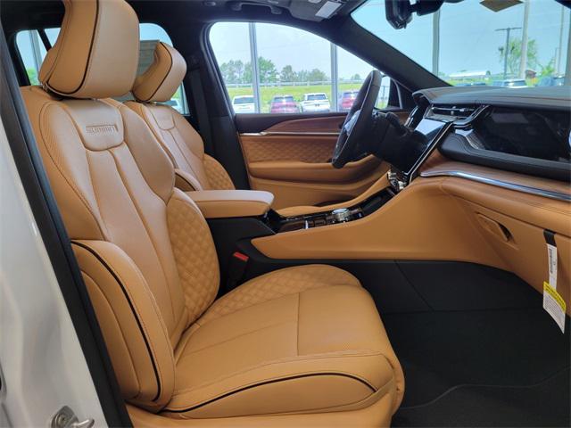 new 2025 Jeep Grand Cherokee car, priced at $61,990