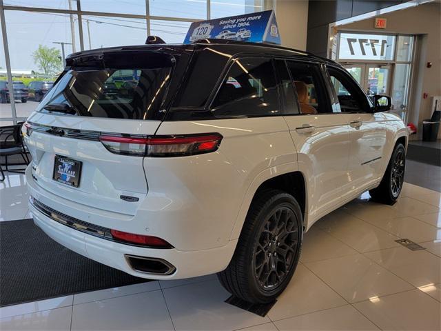 new 2025 Jeep Grand Cherokee car, priced at $61,990