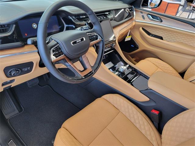 new 2025 Jeep Grand Cherokee car, priced at $61,990