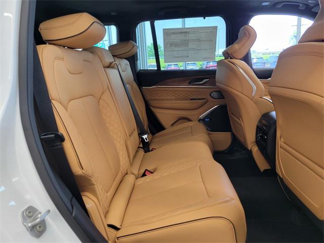 new 2025 Jeep Grand Cherokee car, priced at $61,990