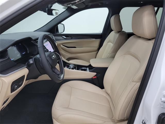 new 2025 Jeep Grand Cherokee car, priced at $44,279