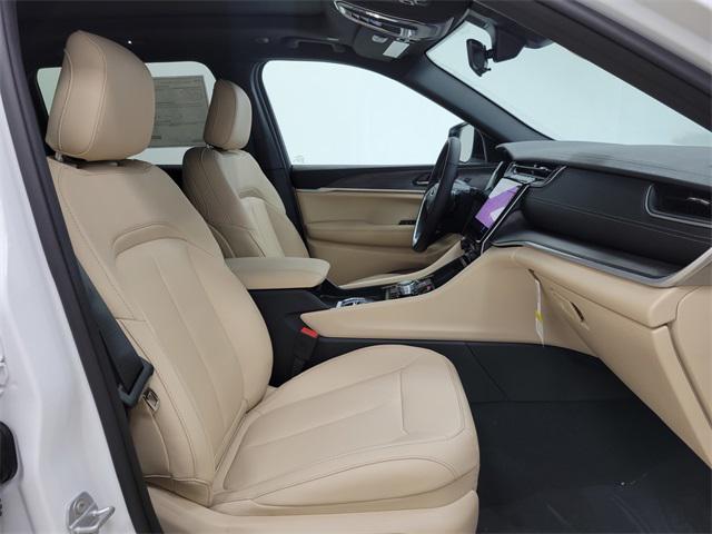 new 2025 Jeep Grand Cherokee car, priced at $44,279