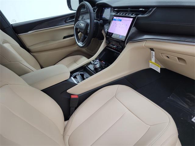 new 2025 Jeep Grand Cherokee car, priced at $44,279