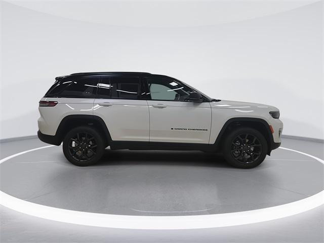 new 2025 Jeep Grand Cherokee car, priced at $46,258