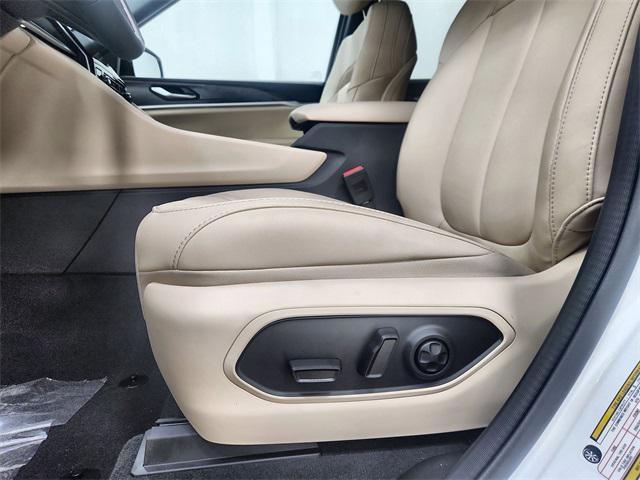 new 2025 Jeep Grand Cherokee car, priced at $46,258