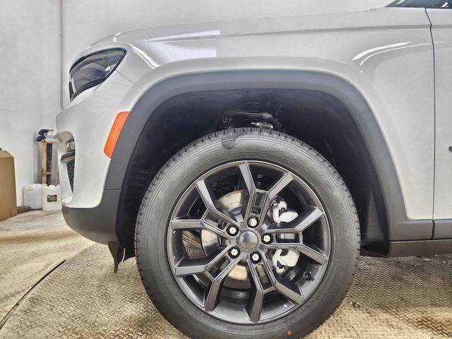 new 2025 Jeep Grand Cherokee car, priced at $46,258