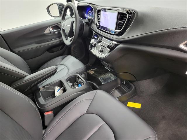 new 2025 Chrysler Pacifica car, priced at $44,990