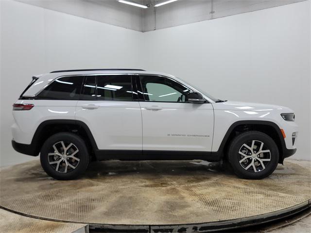 new 2025 Jeep Grand Cherokee car, priced at $41,940