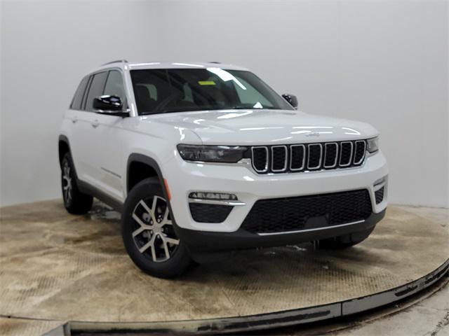 new 2025 Jeep Grand Cherokee car, priced at $41,940