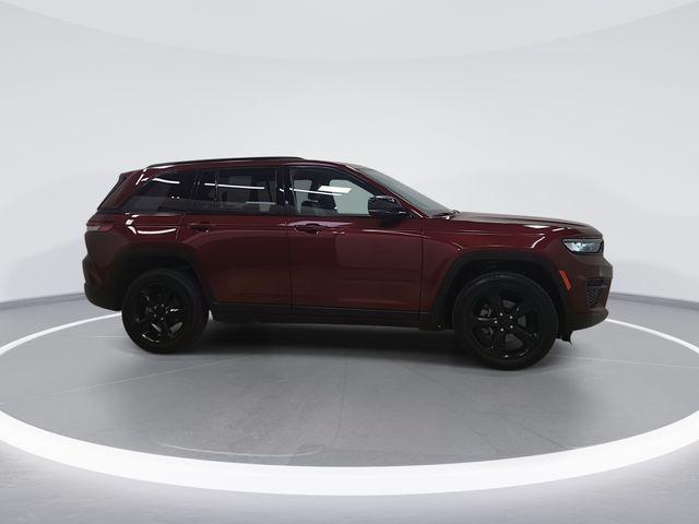 used 2023 Jeep Grand Cherokee car, priced at $26,540