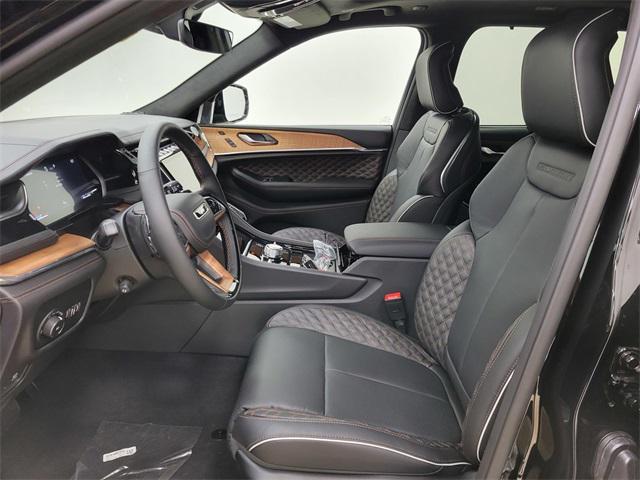 new 2025 Jeep Grand Cherokee car, priced at $61,990