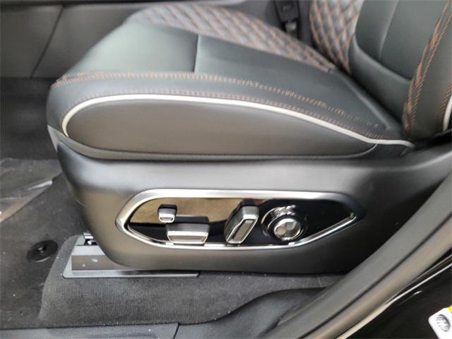 new 2025 Jeep Grand Cherokee car, priced at $61,990