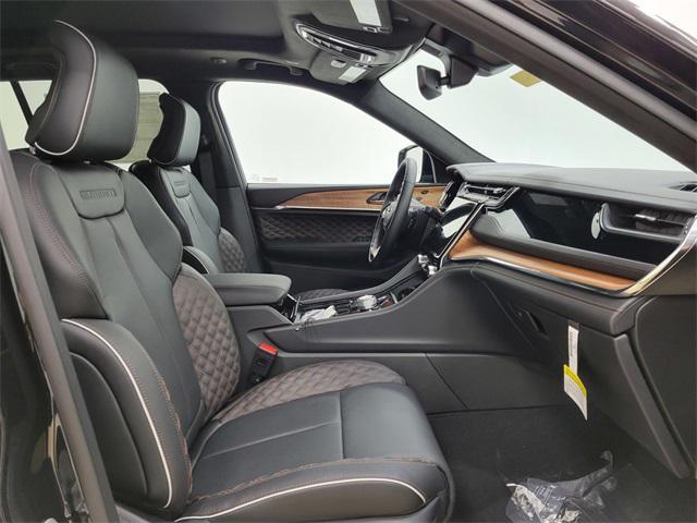 new 2025 Jeep Grand Cherokee car, priced at $61,990