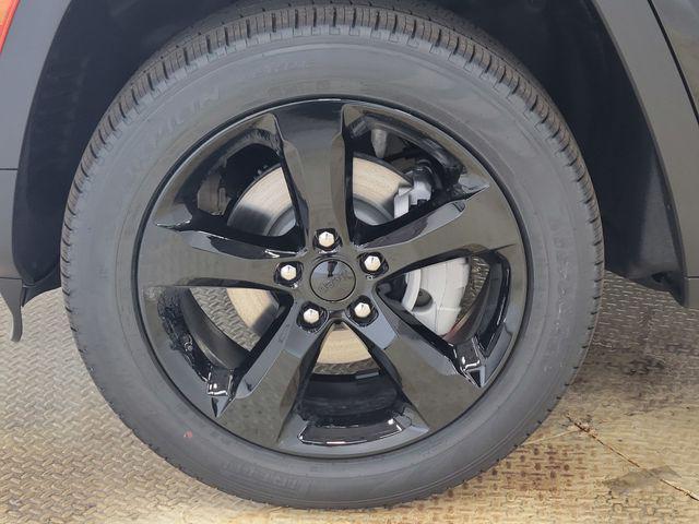 new 2025 Jeep Grand Cherokee car, priced at $43,706