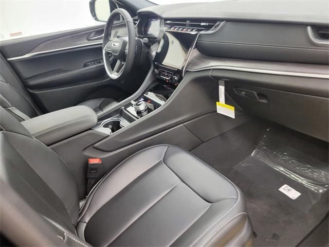 new 2025 Jeep Grand Cherokee car, priced at $43,706