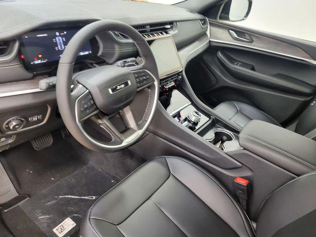 new 2025 Jeep Grand Cherokee car, priced at $43,706
