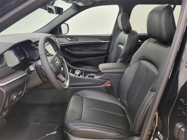 new 2025 Jeep Grand Cherokee car, priced at $43,706