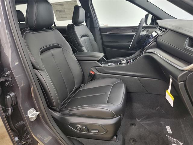 new 2025 Jeep Grand Cherokee car, priced at $43,411