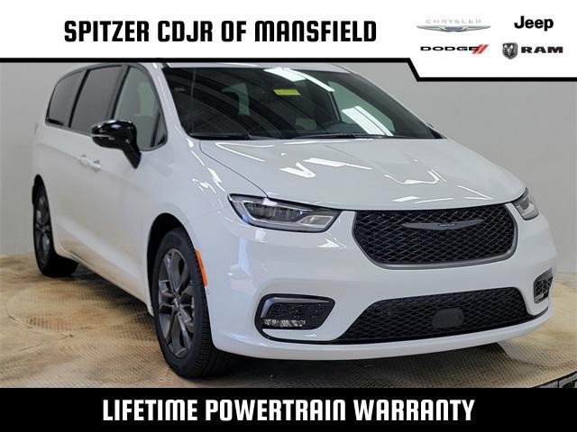 new 2026 Chrysler Pacifica car, priced at $41,990
