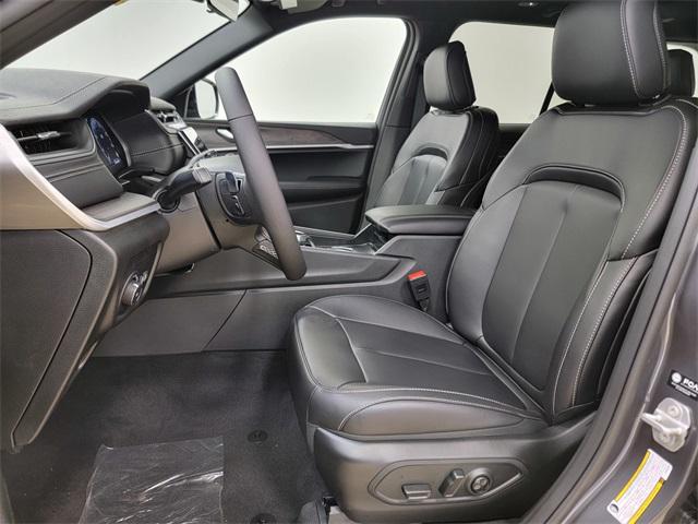 new 2025 Jeep Grand Cherokee car, priced at $45,168