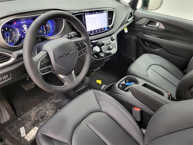 new 2025 Chrysler Pacifica car, priced at $39,990