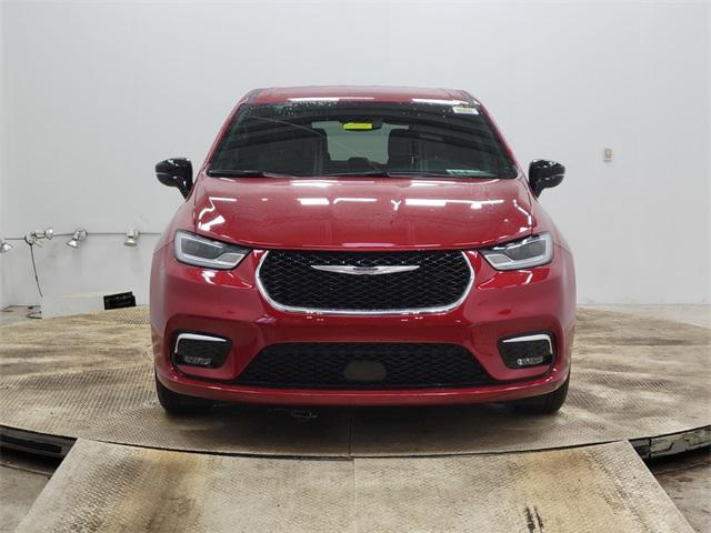 new 2025 Chrysler Pacifica car, priced at $39,990