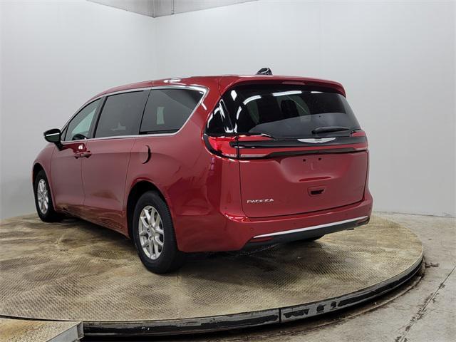new 2025 Chrysler Pacifica car, priced at $39,990