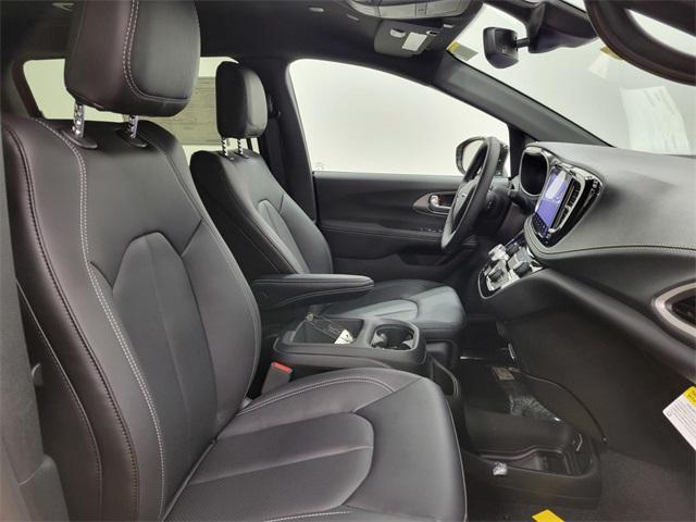 new 2025 Chrysler Pacifica car, priced at $39,990