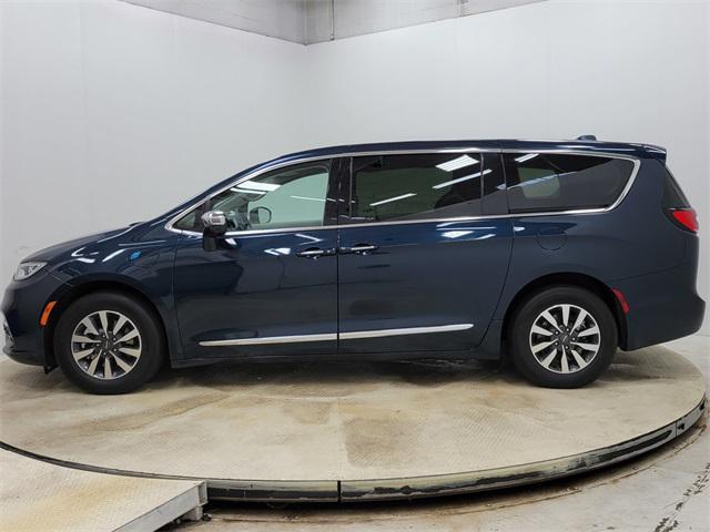 used 2022 Chrysler Pacifica Hybrid car, priced at $31,750