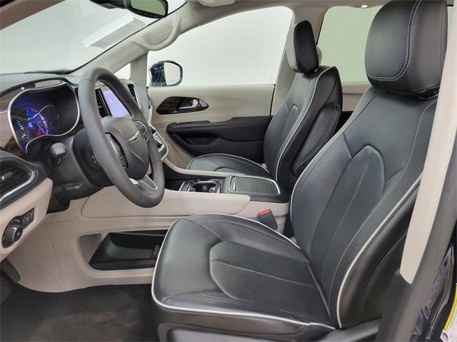 used 2022 Chrysler Pacifica Hybrid car, priced at $31,750