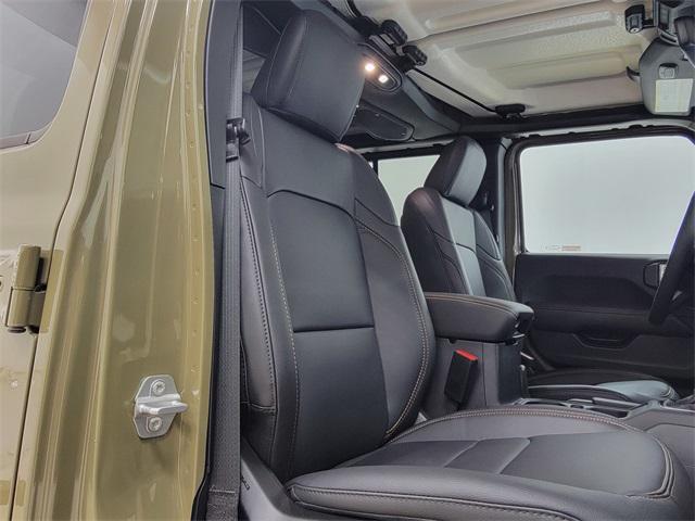 new 2025 Jeep Gladiator car, priced at $44,781