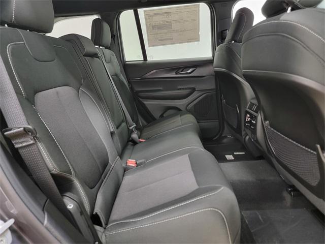 new 2025 Jeep Grand Cherokee car, priced at $37,861