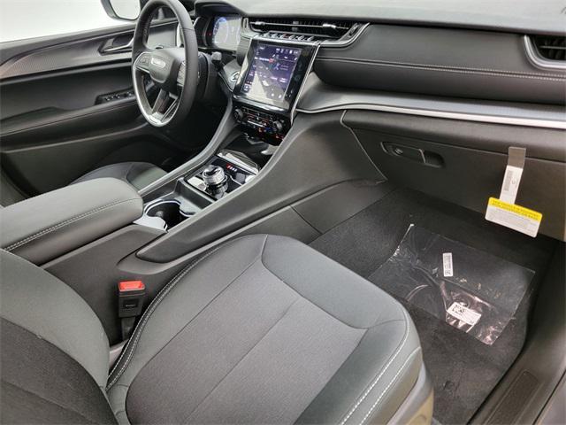 new 2025 Jeep Grand Cherokee car, priced at $37,861