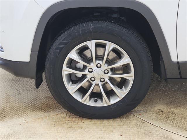used 2019 Jeep Cherokee car, priced at $13,995