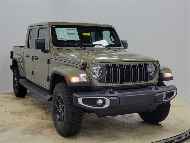new 2025 Jeep Gladiator car, priced at $43,386