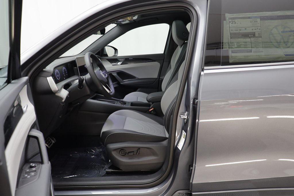 new 2025 Volkswagen Tiguan car, priced at $35,788