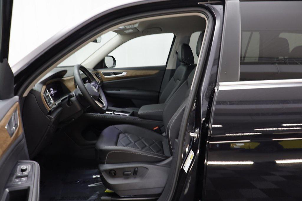 new 2025 Volkswagen Atlas car