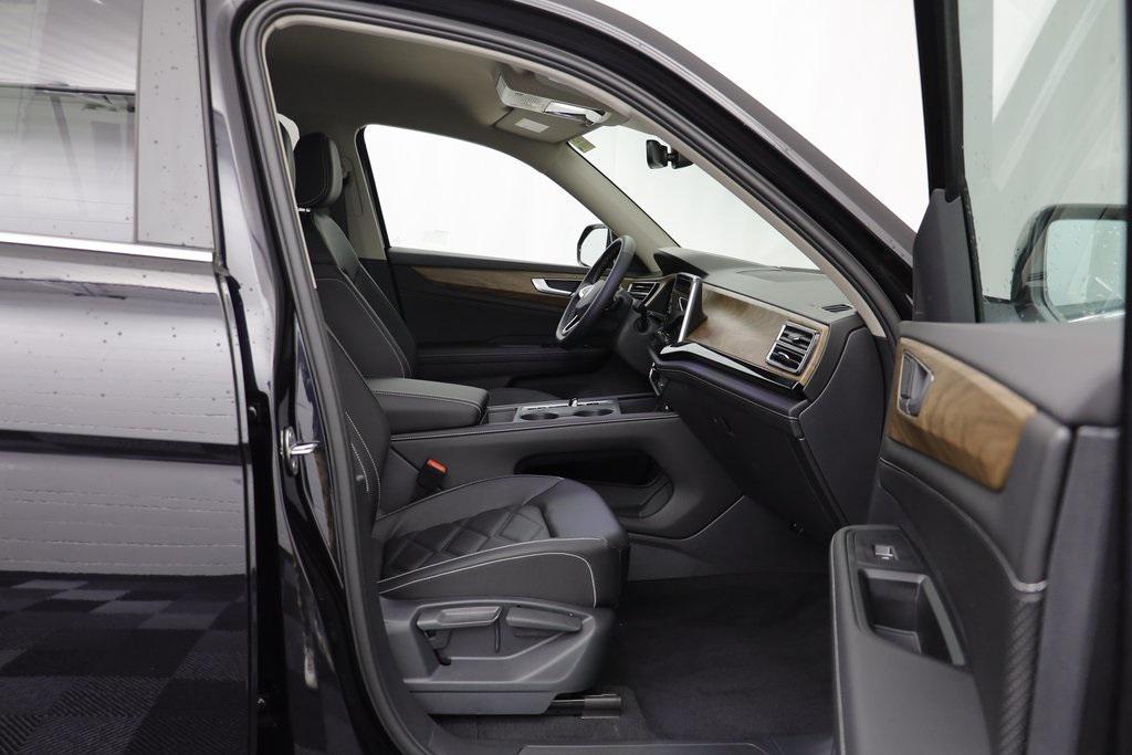 new 2025 Volkswagen Atlas car