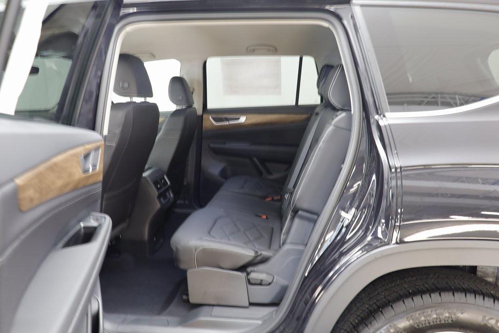 new 2025 Volkswagen Atlas car