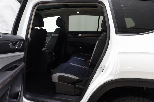 new 2025 Volkswagen Atlas car, priced at $45,404