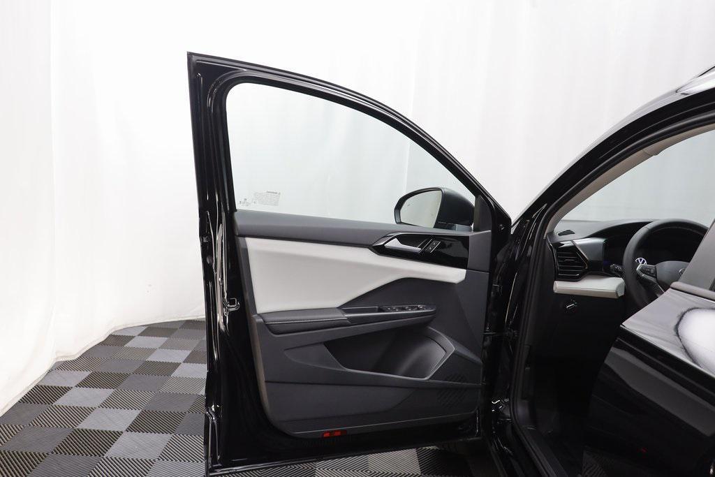 new 2025 Volkswagen Taos car, priced at $28,125
