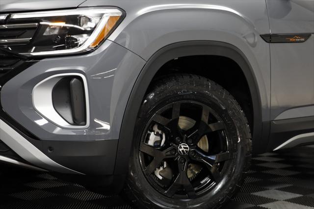new 2025 Volkswagen Atlas car, priced at $46,112