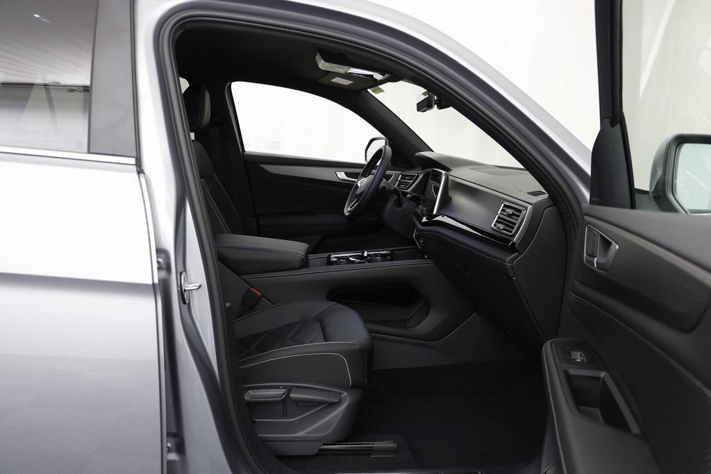 new 2025 Volkswagen Atlas Cross Sport car, priced at $41,732