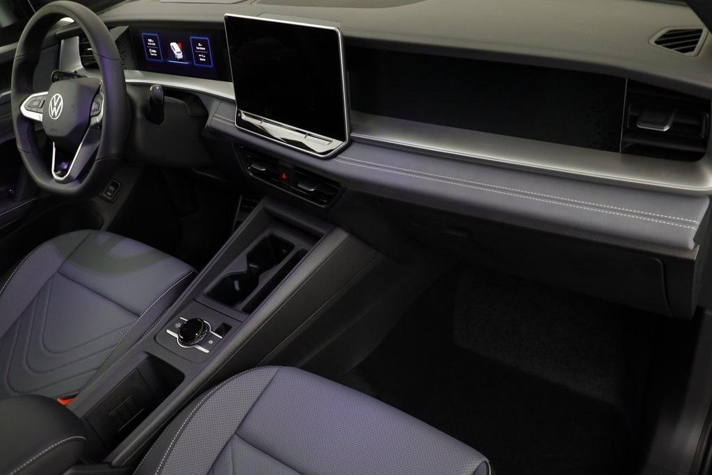 new 2025 Volkswagen Tiguan car, priced at $35,798