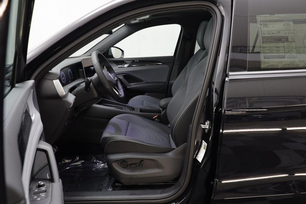 new 2025 Volkswagen Tiguan car, priced at $35,798