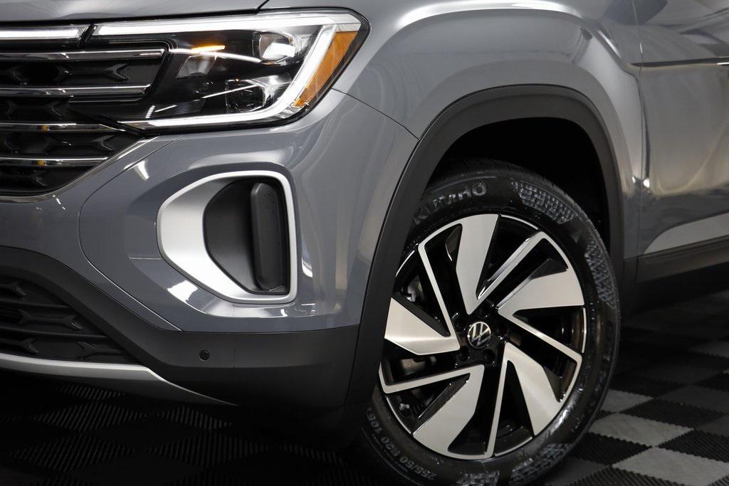 new 2025 Volkswagen Atlas car, priced at $41,136